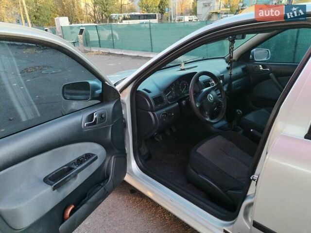 Шкода Октавия 2006 в Львове на Automoto.ua Серый Шкода Октавия, объемом двигателя 1.6 л и пробегом 193 тыс. км за 5900 $, фото 5 на Automoto.ua