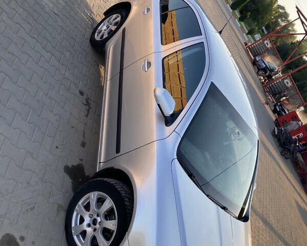 Шкода Октавия 2006 в Черновцах на Automoto.ua Серый Шкода Октавия, объемом двигателя 1.97 л и пробегом 250 тыс. км за 5800 $, фото 2 на Automoto.ua