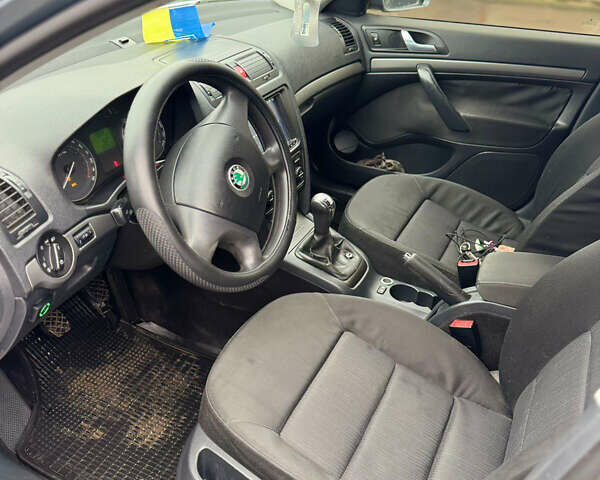 Серый Шкода Октавия, объемом двигателя 1.6 л и пробегом 190 тыс. км за 5600 $, фото 6 на Automoto.ua