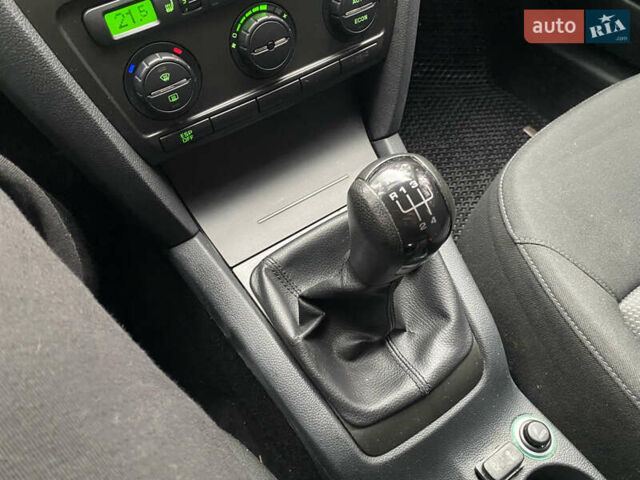 Сірий Шкода Октавія, об'ємом двигуна 1.6 л та пробігом 120 тис. км за 6850 $, фото 44 на Automoto.ua