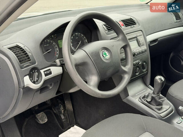 Серый Шкода Октавия, объемом двигателя 1.6 л и пробегом 173 тыс. км за 7199 $, фото 48 на Automoto.ua