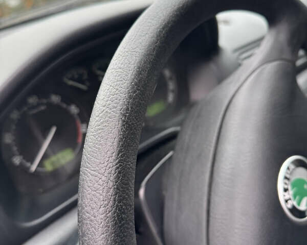 Сірий Шкода Октавія, об'ємом двигуна 1.6 л та пробігом 261 тис. км за 4800 $, фото 22 на Automoto.ua