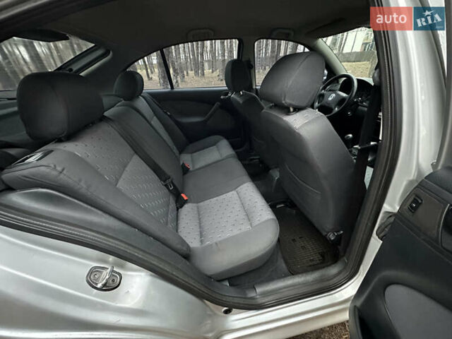 Сірий Шкода Октавія, об'ємом двигуна 1.6 л та пробігом 243 тис. км за 4250 $, фото 19 на Automoto.ua