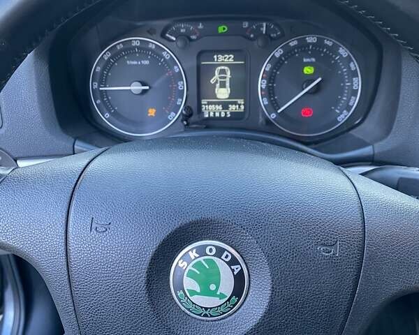 Серый Шкода Октавия, объемом двигателя 1.9 л и пробегом 310 тыс. км за 5300 $, фото 3 на Automoto.ua