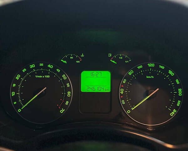 Сірий Шкода Октавія, об'ємом двигуна 1.6 л та пробігом 246 тис. км за 6000 $, фото 10 на Automoto.ua