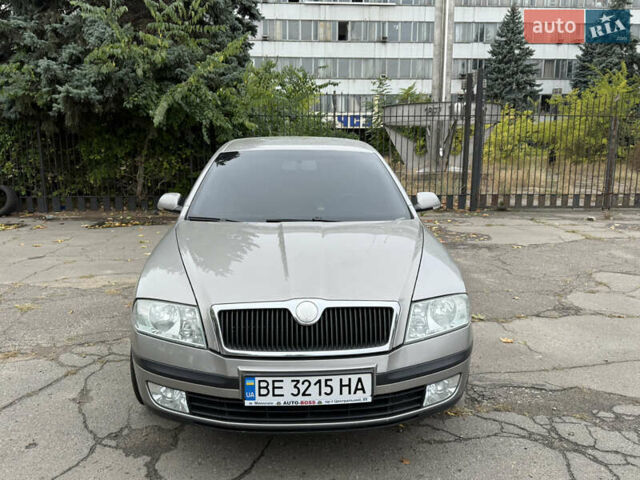 Серый Шкода Октавия, объемом двигателя 1.6 л и пробегом 213 тыс. км за 5600 $, фото 1 на Automoto.ua