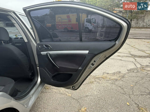 Серый Шкода Октавия, объемом двигателя 1.6 л и пробегом 213 тыс. км за 5600 $, фото 19 на Automoto.ua