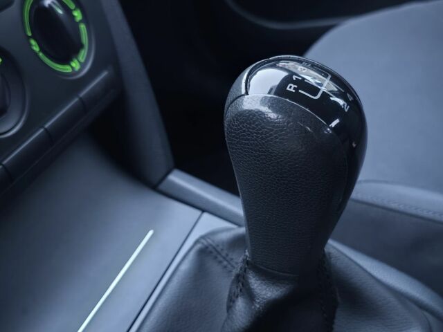 Серый Шкода Октавия, объемом двигателя 1.6 л и пробегом 130 тыс. км за 7300 $, фото 21 на Automoto.ua