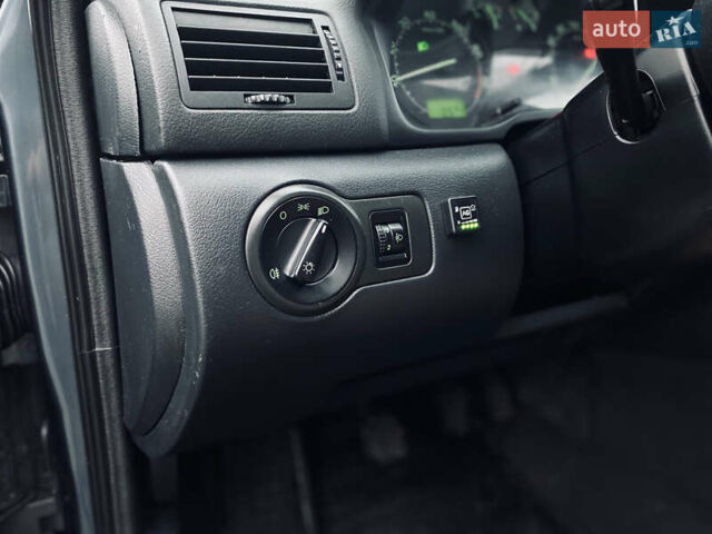 Серый Шкода Октавия, объемом двигателя 1.6 л и пробегом 266 тыс. км за 4900 $, фото 13 на Automoto.ua