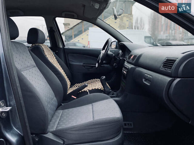 Серый Шкода Октавия, объемом двигателя 1.6 л и пробегом 266 тыс. км за 4900 $, фото 19 на Automoto.ua