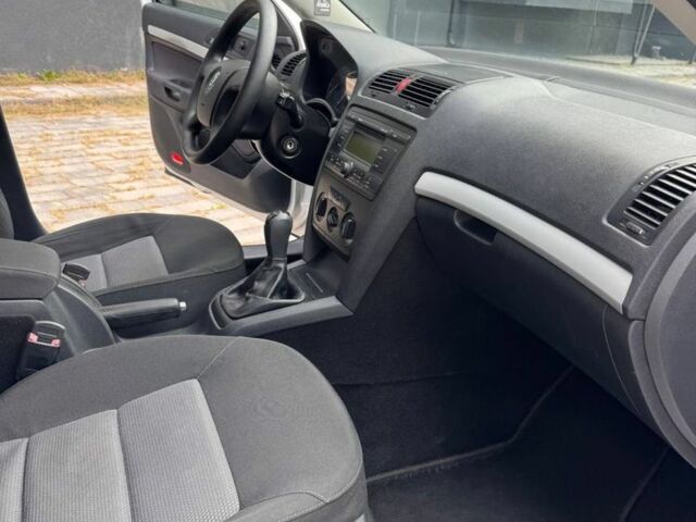 Серый Шкода Октавия, объемом двигателя 1.6 л и пробегом 139 тыс. км за 6900 $, фото 16 на Automoto.ua