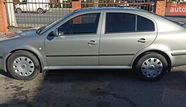 Серый Шкода Октавия, объемом двигателя 1.6 л и пробегом 246 тыс. км за 4500 $, фото 2 на Automoto.ua