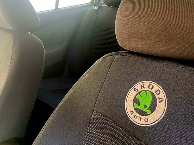 Серый Шкода Октавия, объемом двигателя 1.6 л и пробегом 365 тыс. км за 5500 $, фото 3 на Automoto.ua