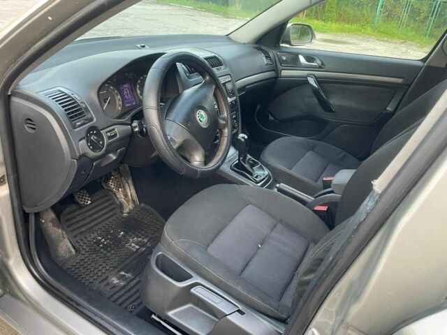 Шкода Октавия 2006 в Кривом Роге на Automoto.ua Серый Шкода Октавия, объемом двигателя 2 л и пробегом 172 тыс. км за 4650 $, фото 6 на Automoto.ua