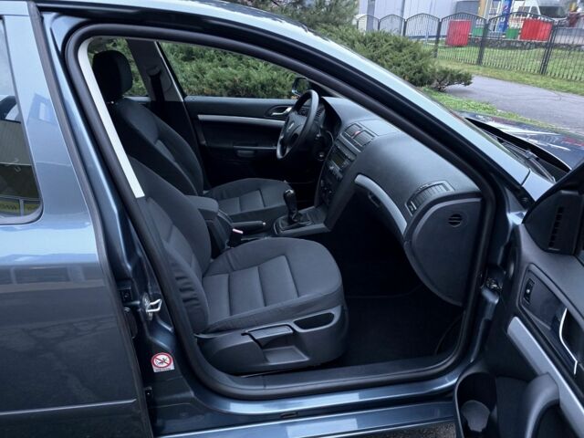 Серый Шкода Октавия, объемом двигателя 1.6 л и пробегом 130 тыс. км за 7300 $, фото 13 на Automoto.ua