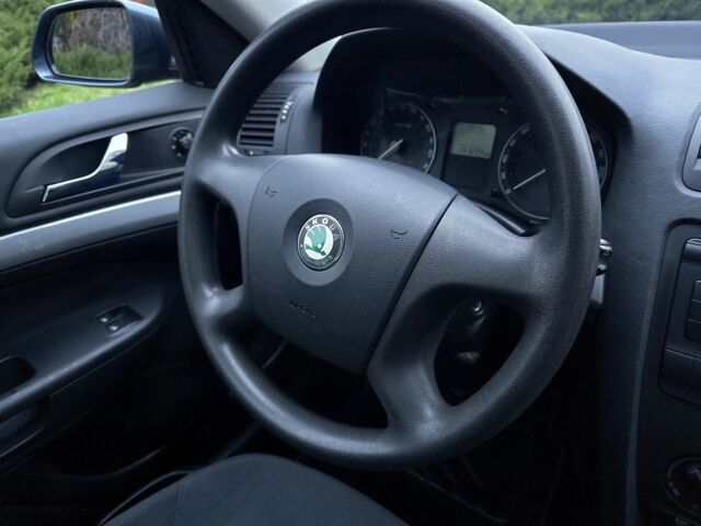 Серый Шкода Октавия, объемом двигателя 1.6 л и пробегом 130 тыс. км за 7300 $, фото 14 на Automoto.ua