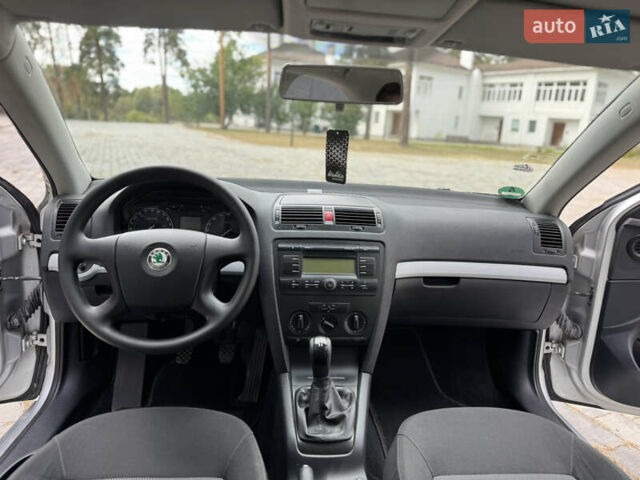 Шкода Октавия 2006 в Ахтырке на Automoto.ua Серый Шкода Октавия, объемом двигателя 1.6 л и пробегом 139 тыс. км за 6900 $, фото 16 на Automoto.ua