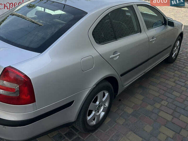 Серый Шкода Октавия, объемом двигателя 1.97 л и пробегом 350 тыс. км за 6300 $, фото 2 на Automoto.ua