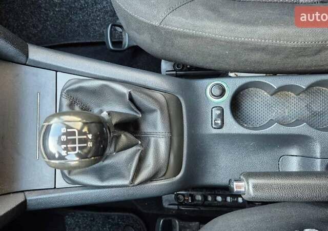 Сірий Шкода Октавія, об'ємом двигуна 1.6 л та пробігом 195 тис. км за 7200 $, фото 4 на Automoto.ua
