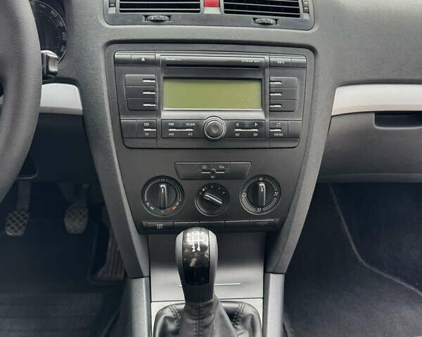 Шкода Октавия 2006 в Ахтырке на Automoto.ua Серый Шкода Октавия, объемом двигателя 1.6 л и пробегом 139 тыс. км за 6900 $, фото 29 на Automoto.ua