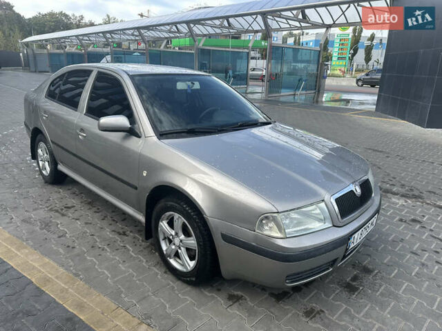 Серый Шкода Октавия, объемом двигателя 1.6 л и пробегом 257 тыс. км за 4000 $, фото 1 на Automoto.ua