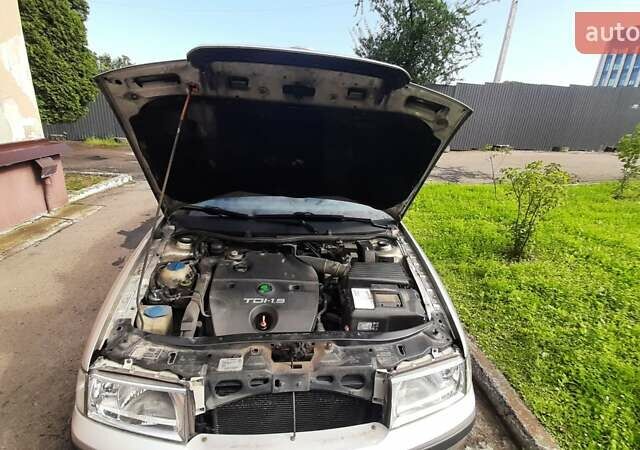 Шкода Октавия 2006 в Львове на Automoto.ua Серый Шкода Октавия, объемом двигателя 1.9 л и пробегом 400 тыс. км за 5000 $, фото 29 на Automoto.ua