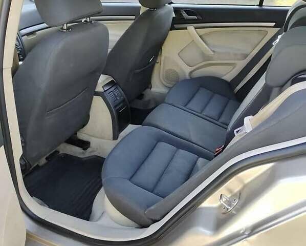 Шкода Октавия 2006 в Тячеве на Automoto.ua Серый Шкода Октавия, объемом двигателя 1.9 л и пробегом 300 тыс. км за 2950 $, фото 3 на Automoto.ua