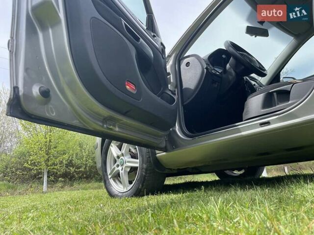 Серый Шкода Октавия, объемом двигателя 2 л и пробегом 247 тыс. км за 5300 $, фото 13 на Automoto.ua