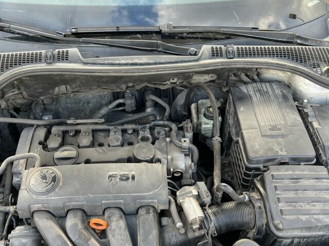 Сірий Шкода Октавія, об'ємом двигуна 2 л та пробігом 381 тис. км за 4900 $, фото 7 на Automoto.ua