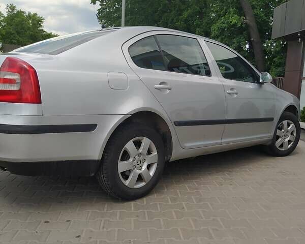 Серый Шкода Октавия, объемом двигателя 1.6 л и пробегом 374 тыс. км за 4700 $, фото 2 на Automoto.ua