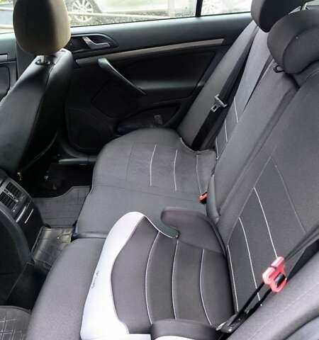 Серый Шкода Октавия, объемом двигателя 1.6 л и пробегом 365 тыс. км за 5800 $, фото 5 на Automoto.ua