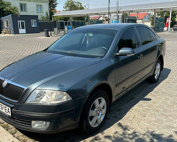 Серый Шкода Октавия, объемом двигателя 1.6 л и пробегом 260 тыс. км за 4700 $, фото 4 на Automoto.ua