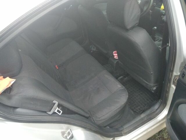 Сірий Шкода Октавія, об'ємом двигуна 0 л та пробігом 225 тис. км за 4300 $, фото 2 на Automoto.ua