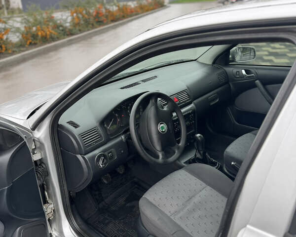 Сірий Шкода Октавія, об'ємом двигуна 1.6 л та пробігом 261 тис. км за 4800 $, фото 20 на Automoto.ua