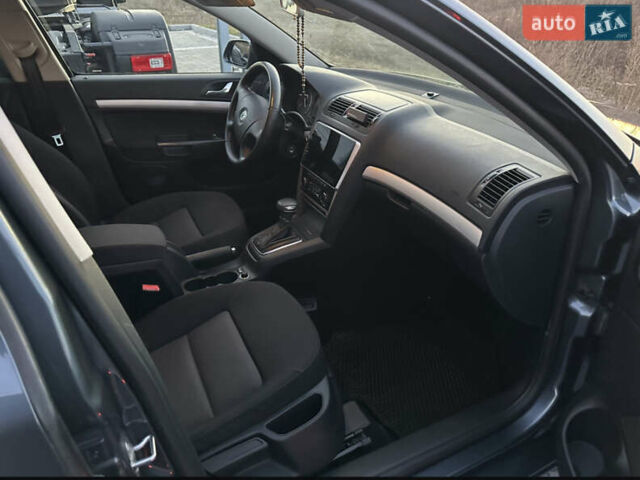 Сірий Шкода Октавія, об'ємом двигуна 1.6 л та пробігом 277 тис. км за 8300 $, фото 6 на Automoto.ua