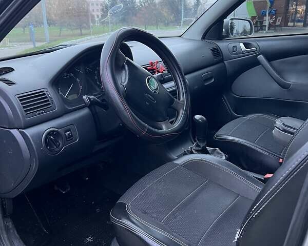 Серый Шкода Октавия, объемом двигателя 1.6 л и пробегом 252 тыс. км за 4300 $, фото 4 на Automoto.ua