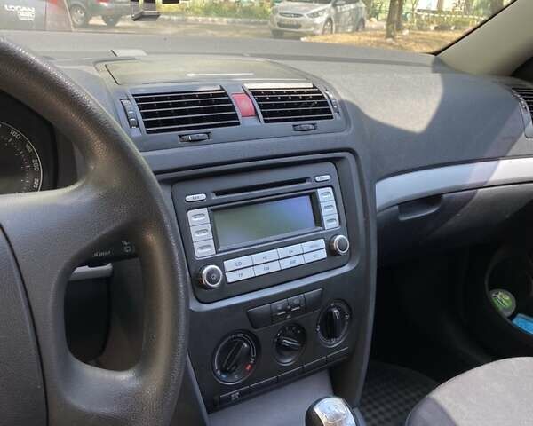 Серый Шкода Октавия, объемом двигателя 1.6 л и пробегом 240 тыс. км за 5100 $, фото 16 на Automoto.ua