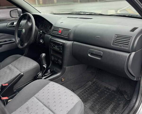 Сірий Шкода Октавія, об'ємом двигуна 1.6 л та пробігом 261 тис. км за 4800 $, фото 12 на Automoto.ua