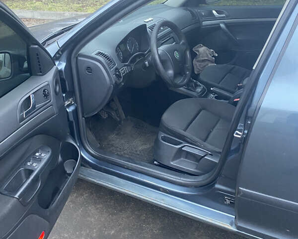 Серый Шкода Октавия, объемом двигателя 1.6 л и пробегом 301 тыс. км за 4200 $, фото 6 на Automoto.ua