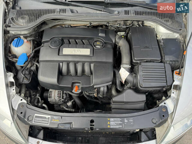 Шкода Октавия 2006 в Ахтырке на Automoto.ua Серый Шкода Октавия, объемом двигателя 1.6 л и пробегом 139 тыс. км за 6900 $, фото 33 на Automoto.ua