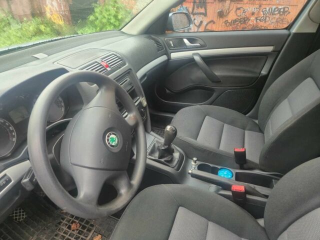 Сірий Шкода Октавія, об'ємом двигуна 1.6 л та пробігом 180 тис. км за 5500 $, фото 4 на Automoto.ua