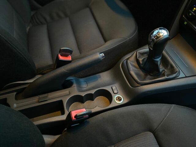 Серый Шкода Октавия, объемом двигателя 1.6 л и пробегом 213 тыс. км за 6300 $, фото 11 на Automoto.ua