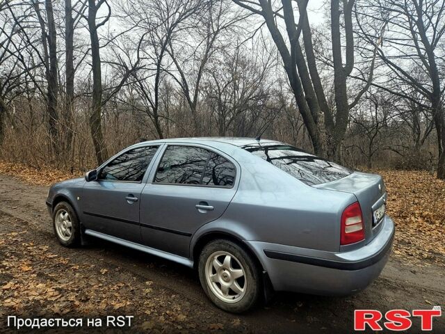 Серый Шкода Октавия, объемом двигателя 1.6 л и пробегом 222 тыс. км за 3700 $, фото 1 на Automoto.ua