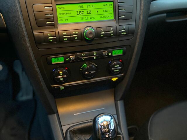 Серый Шкода Октавия, объемом двигателя 1.6 л и пробегом 213 тыс. км за 6300 $, фото 21 на Automoto.ua