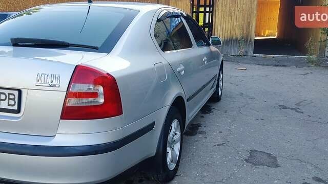 Серый Шкода Октавия, объемом двигателя 1.6 л и пробегом 240 тыс. км за 6500 $, фото 6 на Automoto.ua