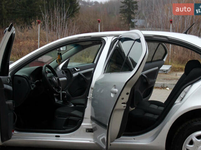 Серый Шкода Октавия, объемом двигателя 1.6 л и пробегом 250 тыс. км за 4150 $, фото 25 на Automoto.ua