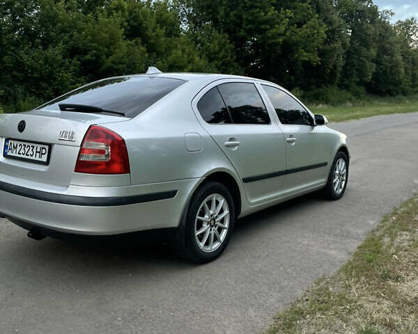 Сірий Шкода Октавія, об'ємом двигуна 2 л та пробігом 302 тис. км за 6100 $, фото 18 на Automoto.ua