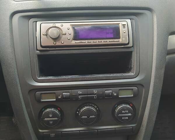 Серый Шкода Октавия, объемом двигателя 1.6 л и пробегом 374 тыс. км за 4700 $, фото 8 на Automoto.ua