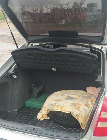 Шкода Октавия 2006 в Чугуеве на Automoto.ua Серый Шкода Октавия, объемом двигателя 1.6 л и пробегом 249 тыс. км за 6700 $, фото 9 на Automoto.ua
