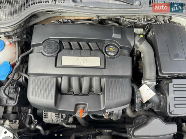 Шкода Октавия 2006 в Ахтырке на Automoto.ua Серый Шкода Октавия, объемом двигателя 1.6 л и пробегом 139 тыс. км за 6900 $, фото 32 на Automoto.ua